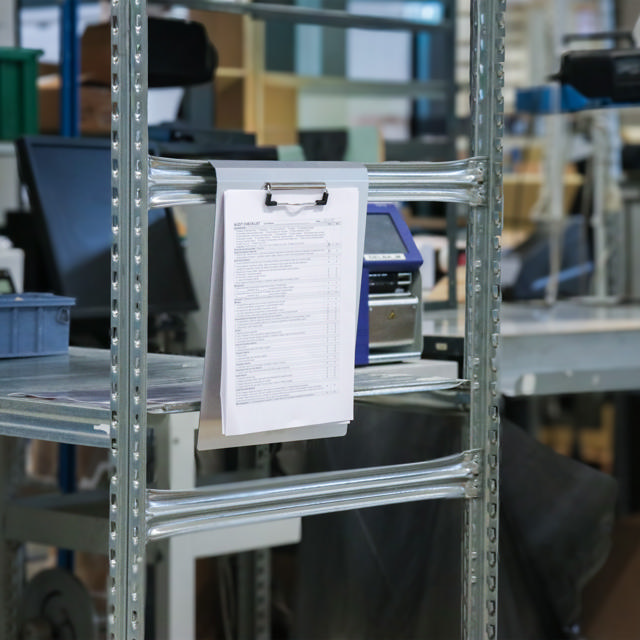 Hängande skrivplatta, aluminium, A4, ståendeformat