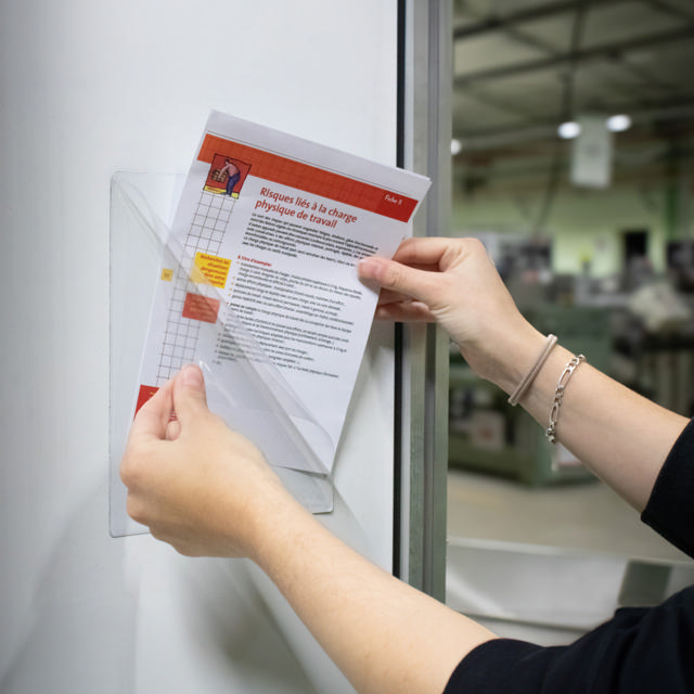 FICKA MED HÖRNFÖRSLUTNING: KANG EASY LOAD MAGNETIC