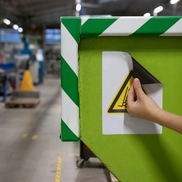 FICKA MED HÖRNFÖRSLUTNING: KANG EASY LOAD MAGNETIC