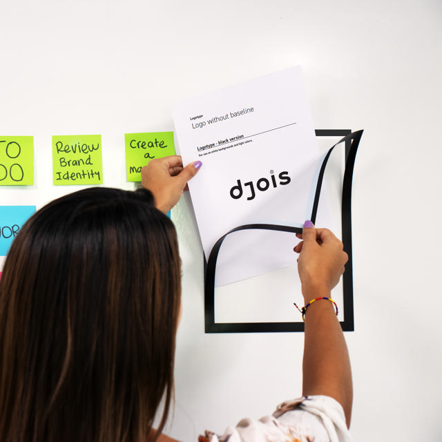 Självhäftande presentationsficka Magneto Pro, omplacerbar, A4, PP