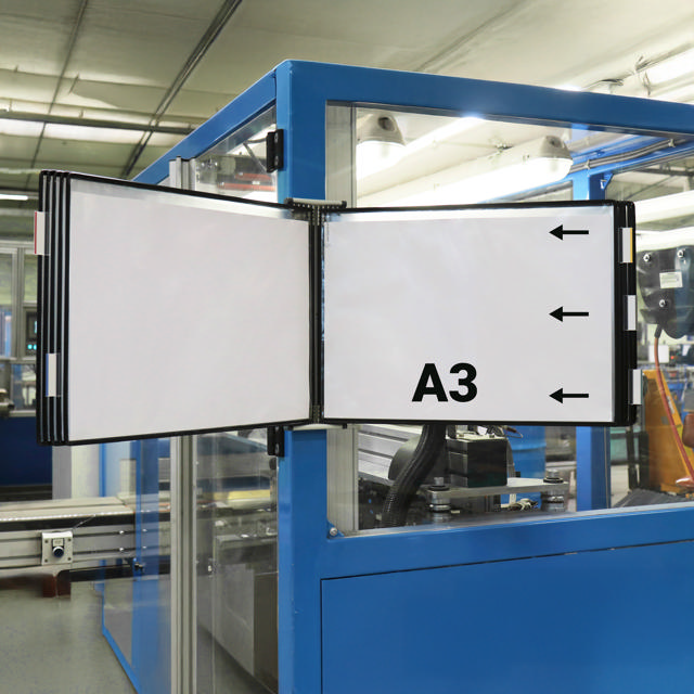 Tom Tarifold väggdisplay i metall, A4, för 10 fickor, med sidostopp