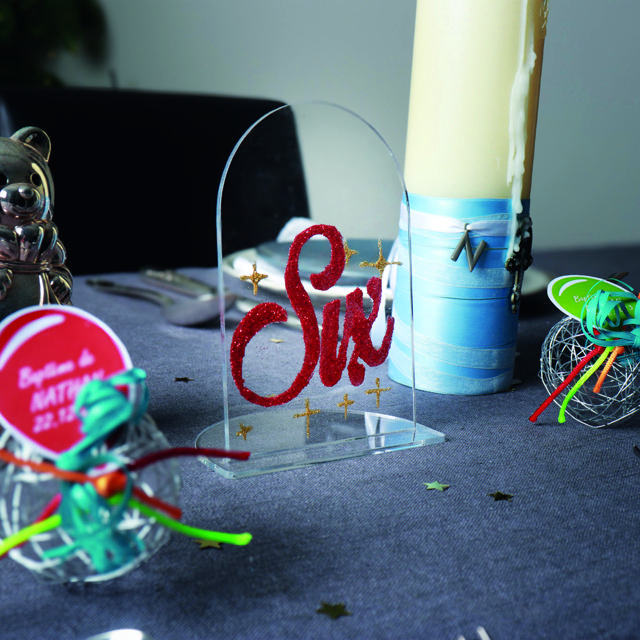 Anpassningsbar akryl bordsnummerskylt, rund